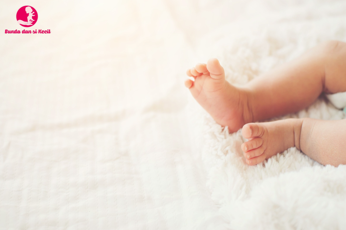 Kaki Bayi Baru Lahir Bengkok? Ini Penjelasan dan Kapan Harus Waspada